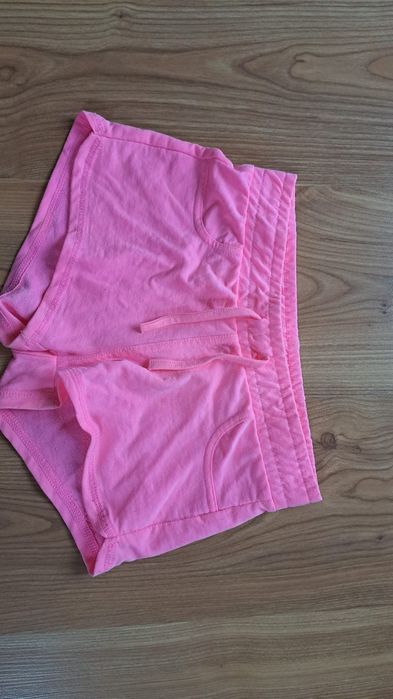 Krótkie spodenki C&A 140cm