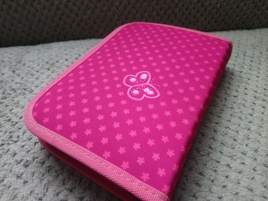 Piórnik z wyposażeniem