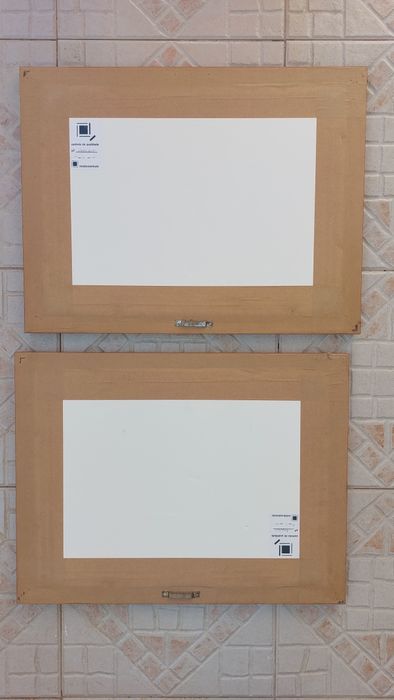 Conjunto de 2 Quadros Bordados em Ponto Cruz – Letras "M" e "G" 2007