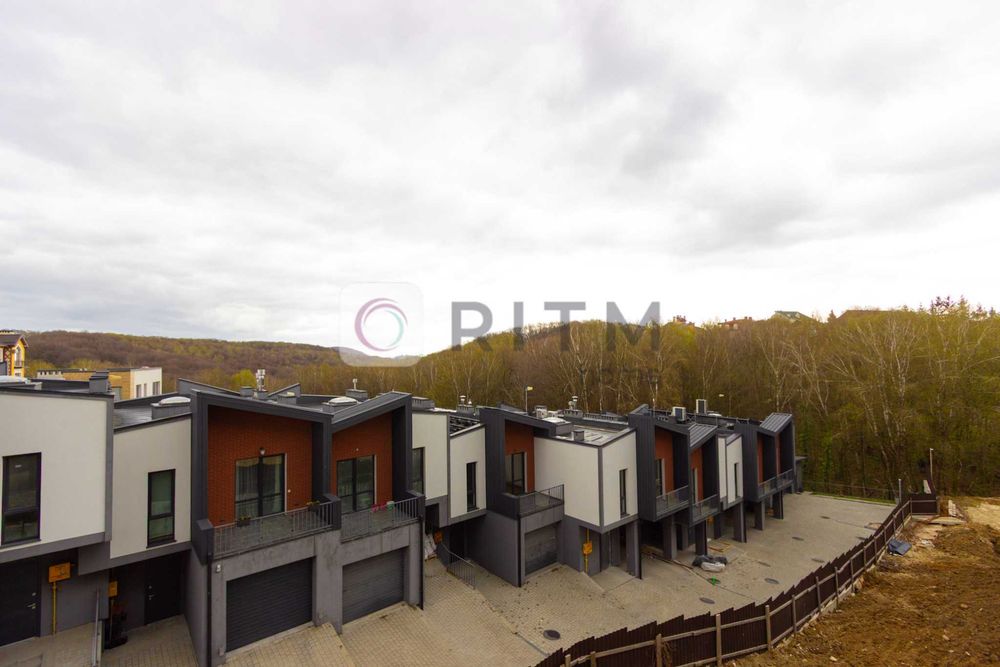 Продаж 3 кімнатної квартири у клубному будинку вул. Лисеницька