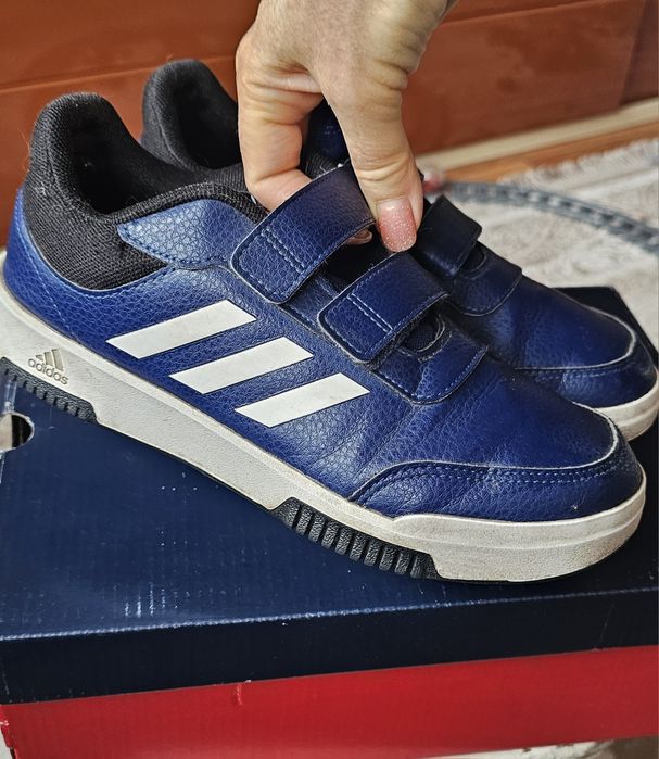 Фірмові кросівки Аddidas для хлопця р.38 (устілка 24 см).