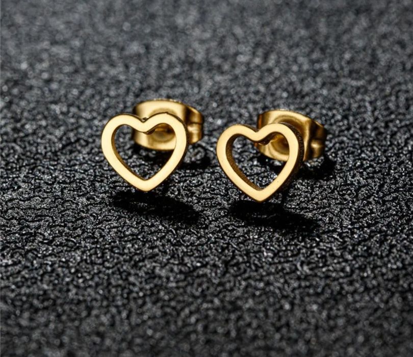 Сережки-Гвоздики мінімалістичні  пусети у вигляді серця