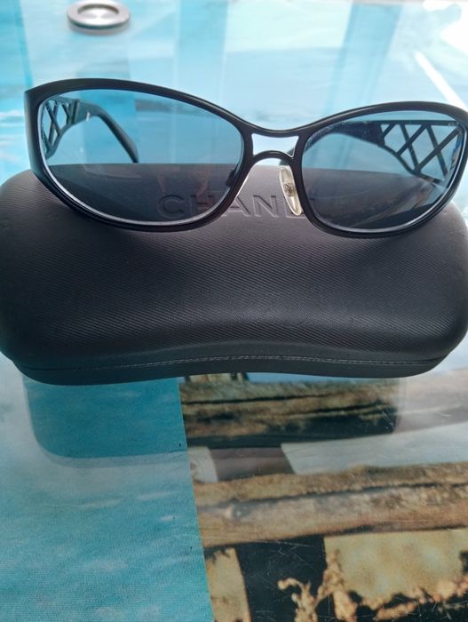 Óculos de sol Chanel originais com caixa