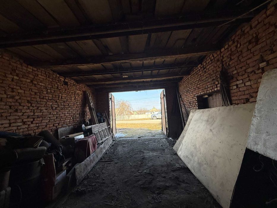 Продається гараж, в м. Сквира, з документами.