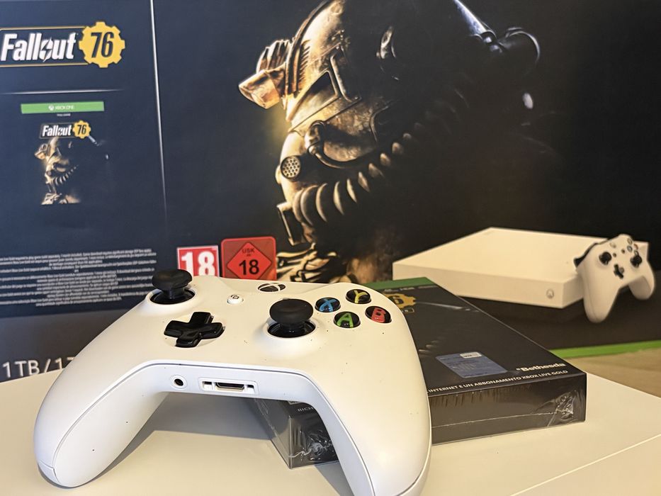 Xbox One X 1TB Robot White + Jogo