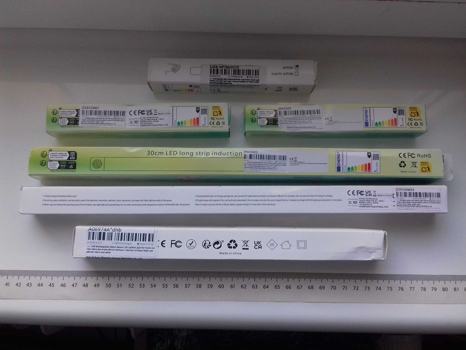 Lampka LED na czujnik ruchu i jasności, 30cm, biały ciepły, akumulator