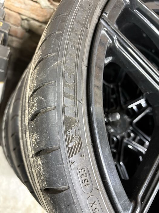 Літня резина Michelin Pilot Sport 4S 245-30 ZR19