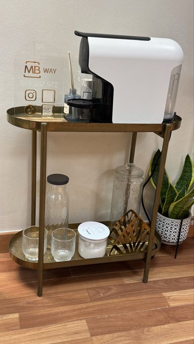 Vende se moveis  para loja de roupa