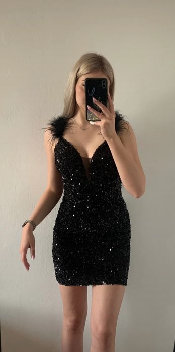 cekinowa sukienka z piórami to hit tego sezonu lou women