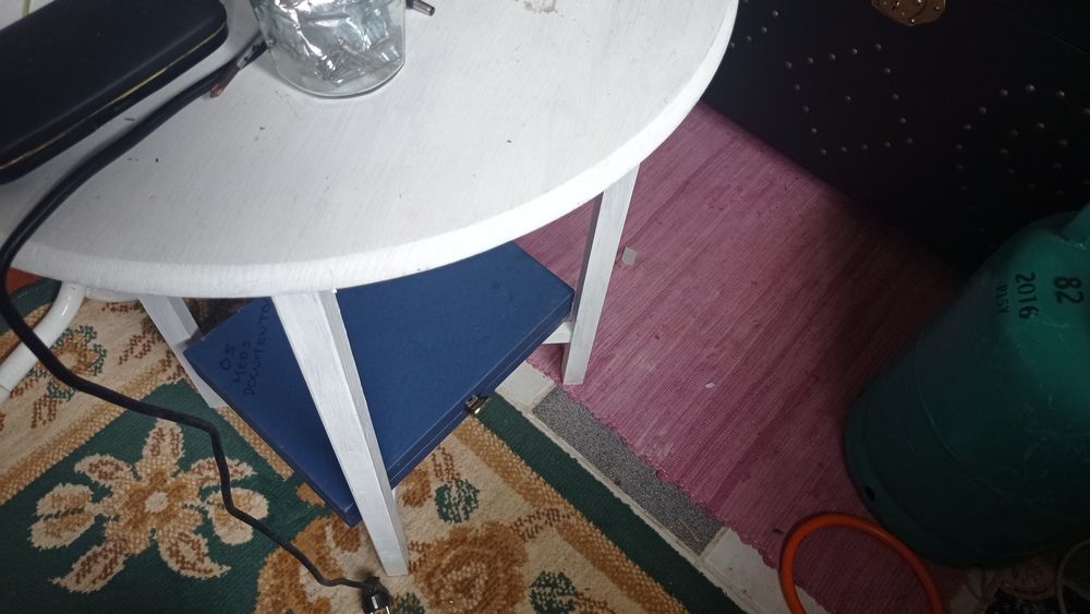 Mesa em madeira de pinho