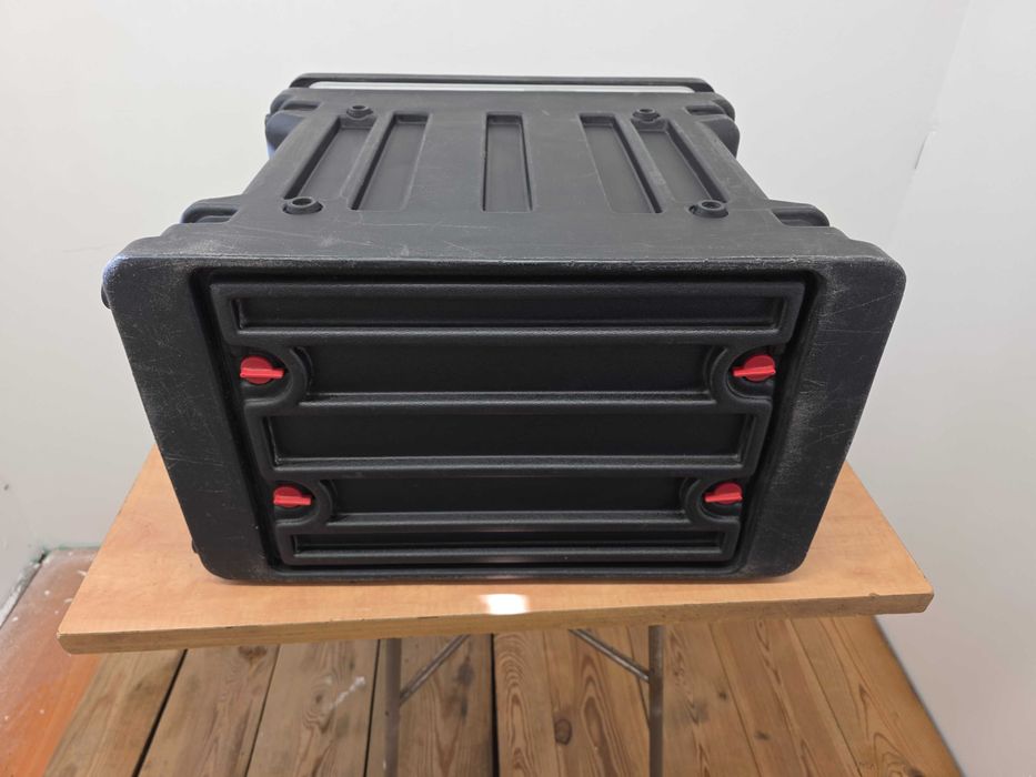 SKB 6U Molded Rack Case (1x szyna 45cm do klapy) FAKTURA