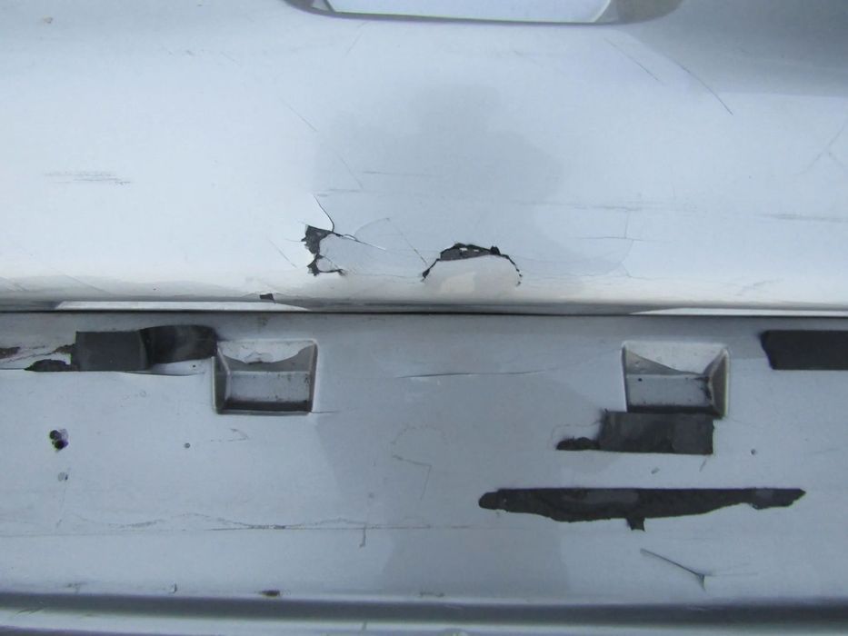 Para-choques traseiro Renault Clio IV GT Line(c/ danos , ver detalhes)