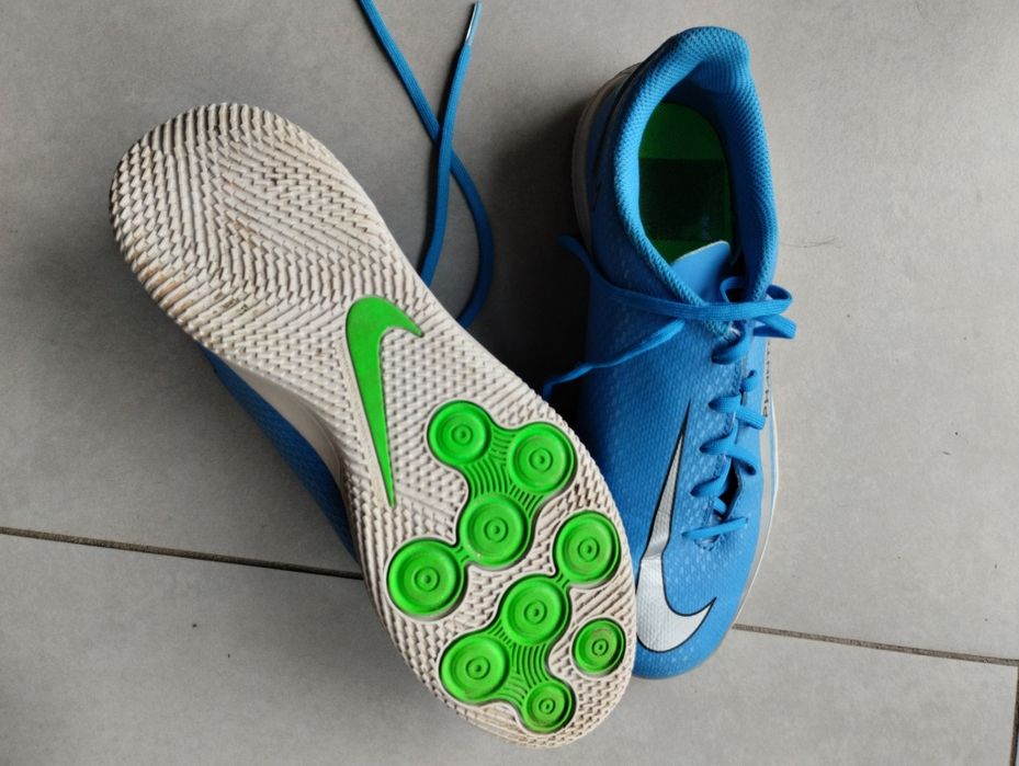 Ténis de futsal tam.36.