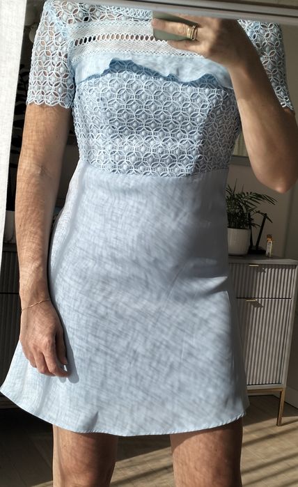 Błękitna elegancka sukienka