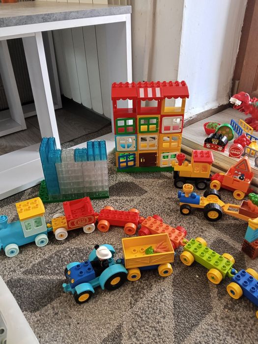 Mega zestaw klocków Lego Duplo pociąg ludziki zwierzęta