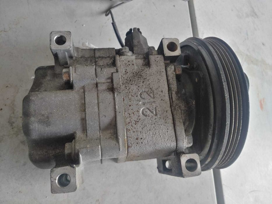 Compressor de AC Mazda 323 Ref: 12A1AA4DL