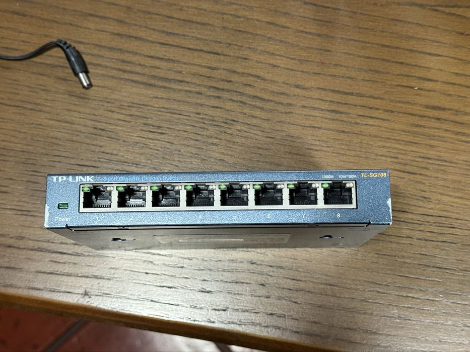 Switch rede TP-Link 8 portas64739396347010120