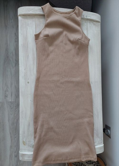 Prążkowana sukienka Marwelle cappuccino