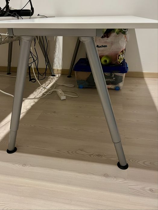 Secretária IKEA THYGE 160x80 + Cadeira de Escritório