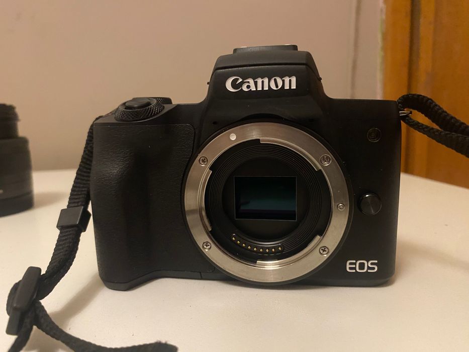 Canon EOS M50 com lente