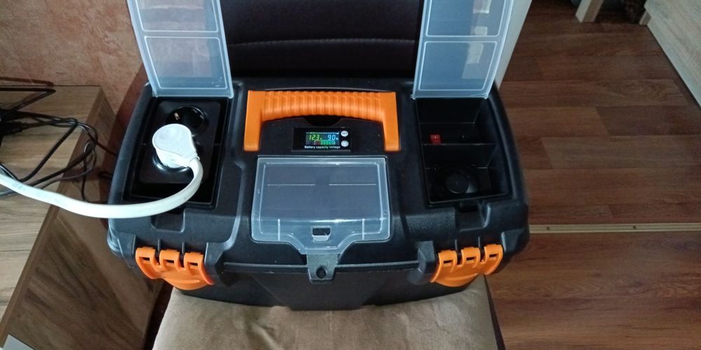 Портативна зарядна станція 2100/1500вт.год