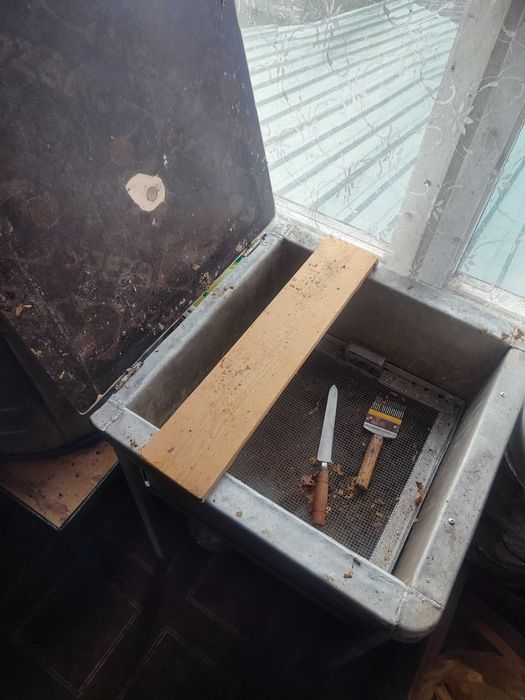 продам стіл для розпічатування меду