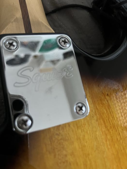 Guitarra Squier ler descrição