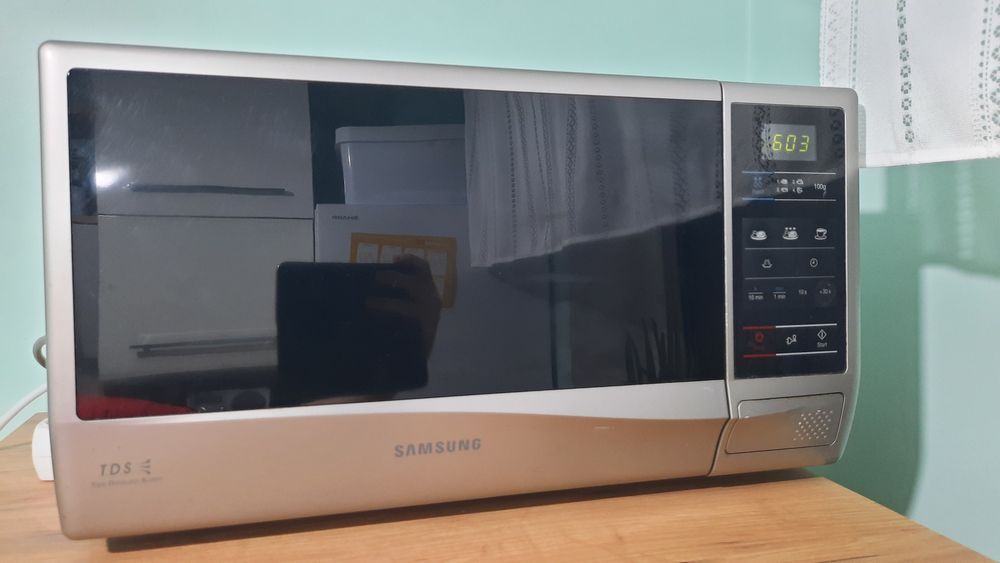 Mikrofala Samsung ME732K