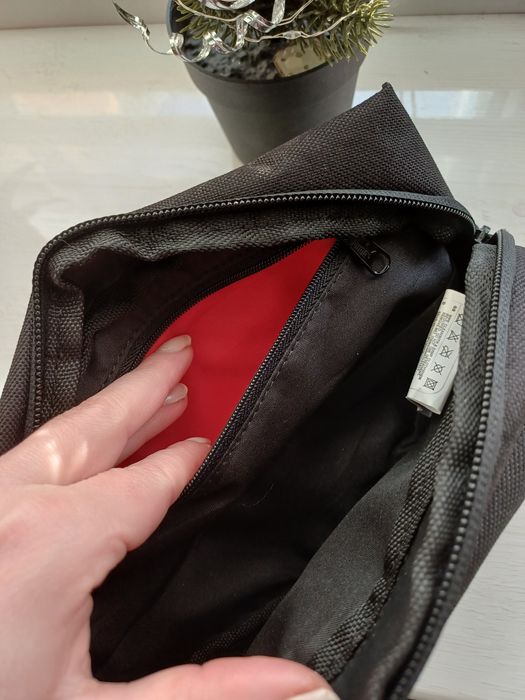 Бананка фірми Puma.