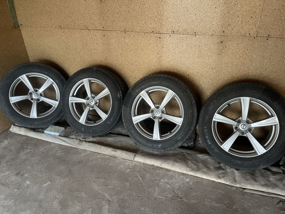 Диски з гумою R18 235/60 на Volvo XC90 XC60 V90cc