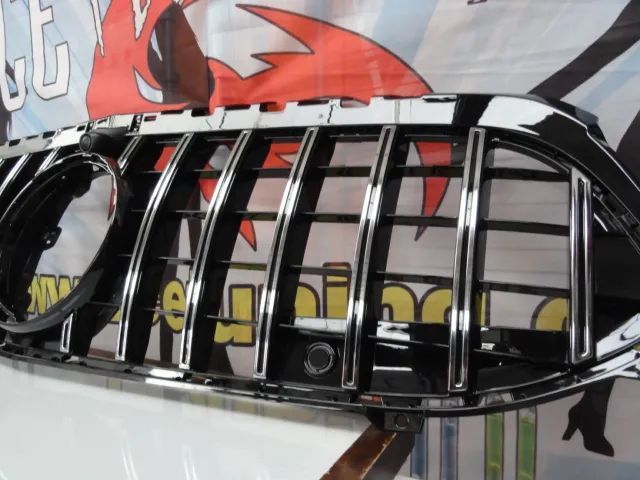 Grelha frontal em preto piano brilhante e cromado com espaço para símbolo e camera para Mercedes Classe A W177 / V177 2018-2022 Panamericana / GT-R