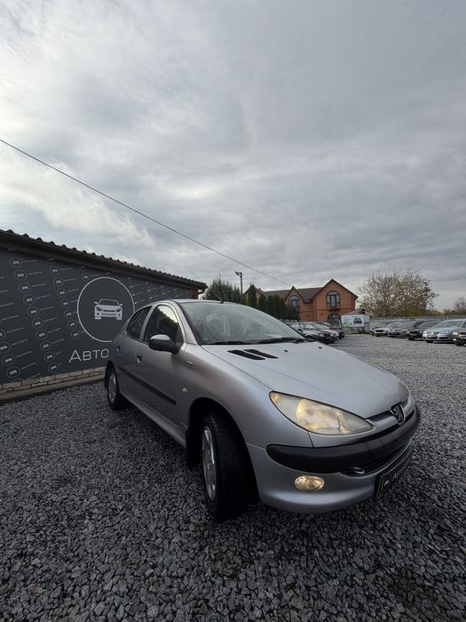 Peugeot 206 гарний стан