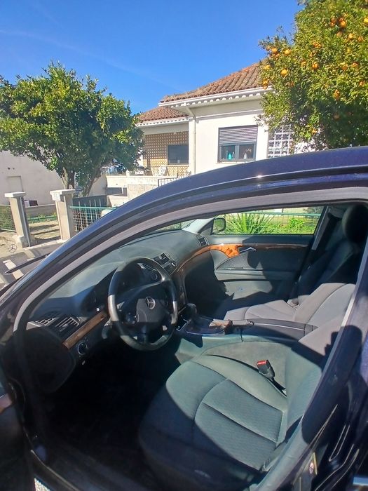 Mercedes à Elegance E 200