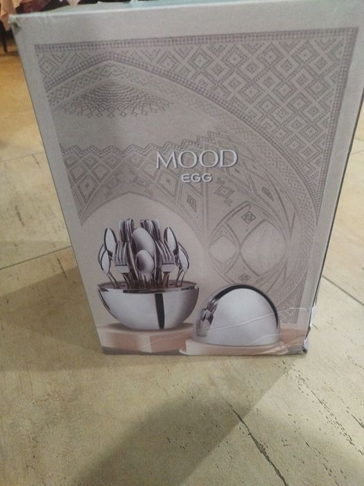 Conjunto de talheres em Ovo