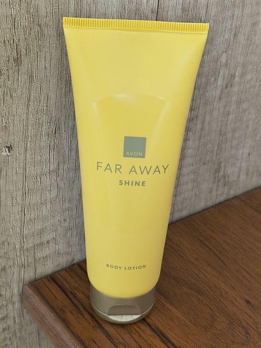 Balsam do ciała Far Away Shine Avon