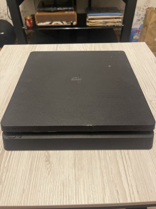 Playstation 4 slim 1 TB