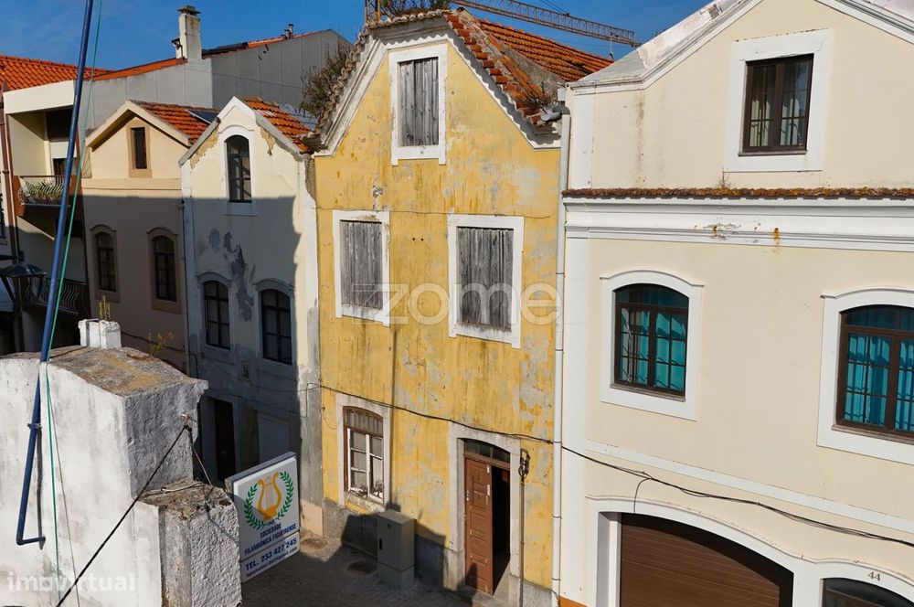 Moradia | 3 Pisos | Recuperar | Centro Histórico | Figueira da Foz