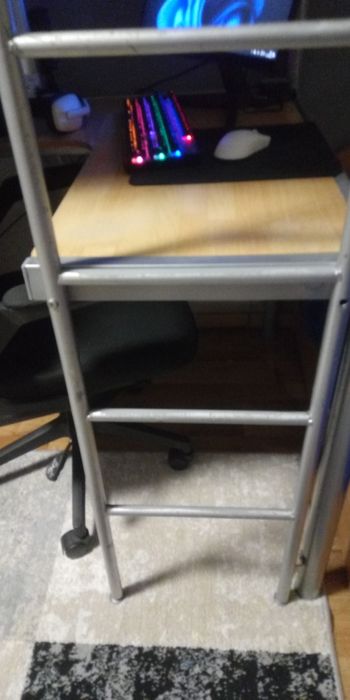 Кровать чердак со столом