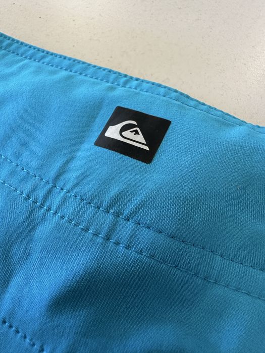 Calções Quiksilver como novos