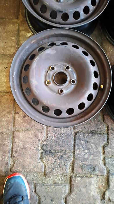 Felgi stalowe VW Golf V Touran 15" 5x112 6Jx15 ET47