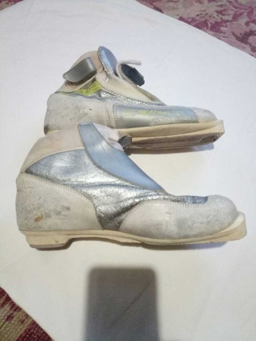 Лижні черевики Skating р40 NNN ЗИМА ВЖЕ НАСТАЛА, НЕ ПРОГАВ