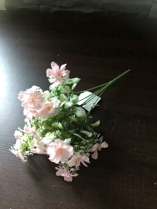 Bukiet sztucznych kwiatków 48tknkw