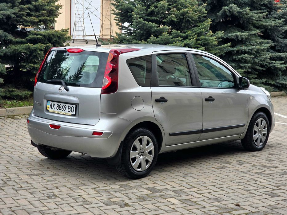 Nissan Note 2012г.в. 1.4 бензин не крашен, пробег 89 тыс