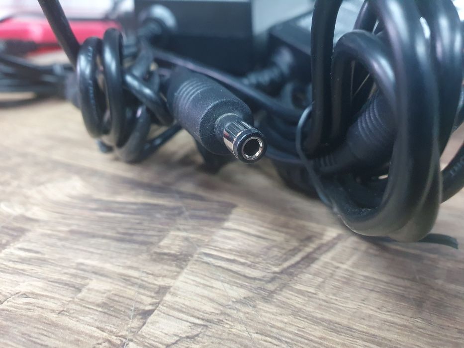 Зарядка зарядное блок питания живлення Samsung 14v/4.14a 58w оригінал