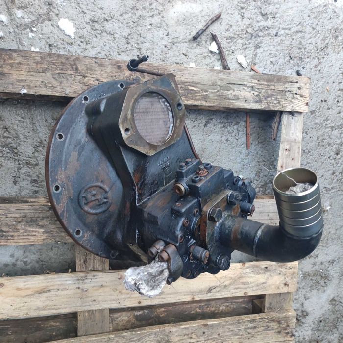 Koparka Kramer 808 - pompa hydrauliczna