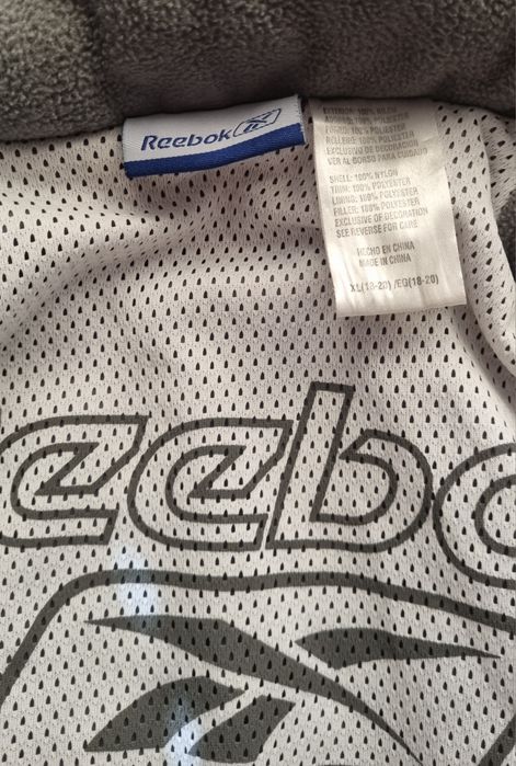 Czerwona kurtka reebok
