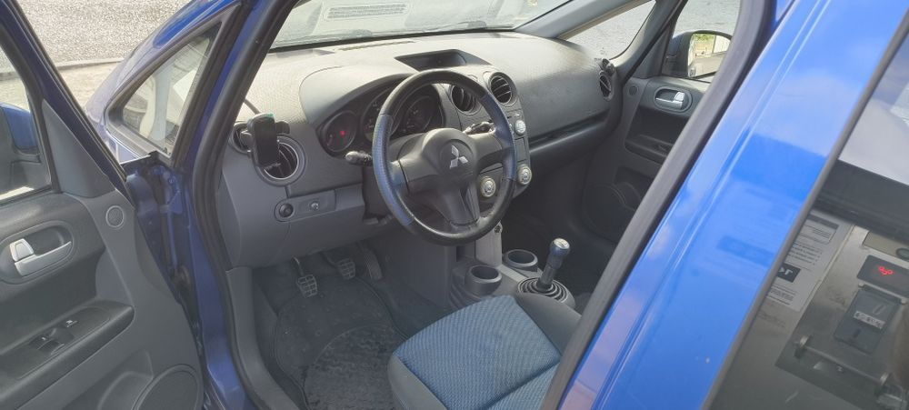 Mitsubishi Colt — fotografia 5