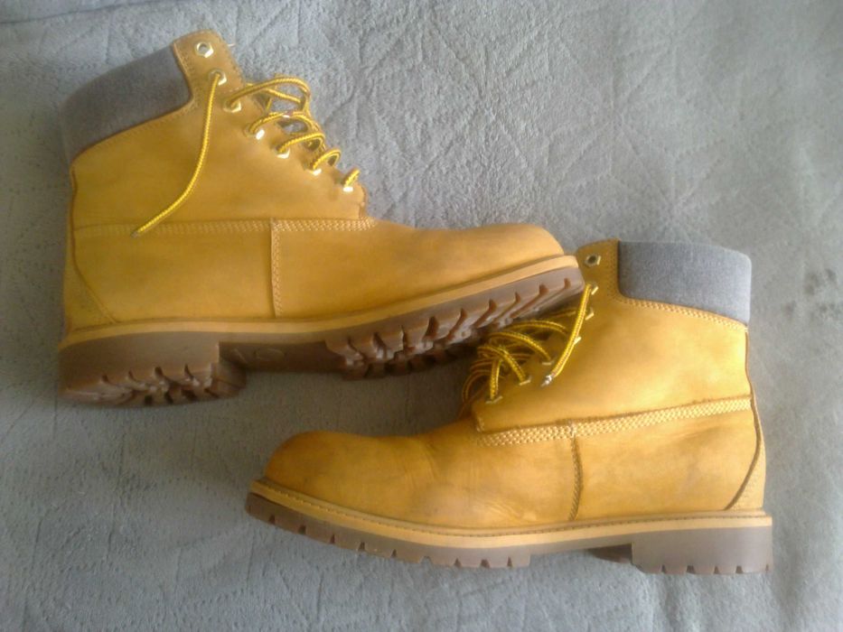 Używane buty trekkingowe.