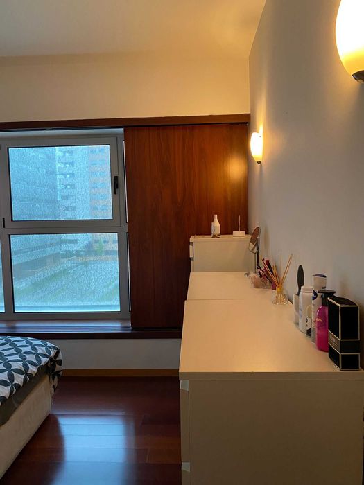 Apartamento T1 com garagem e mobilado