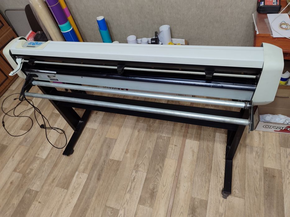 Плоттер режущий Summa Cut D120. Б.У. в хорошем состоянии.